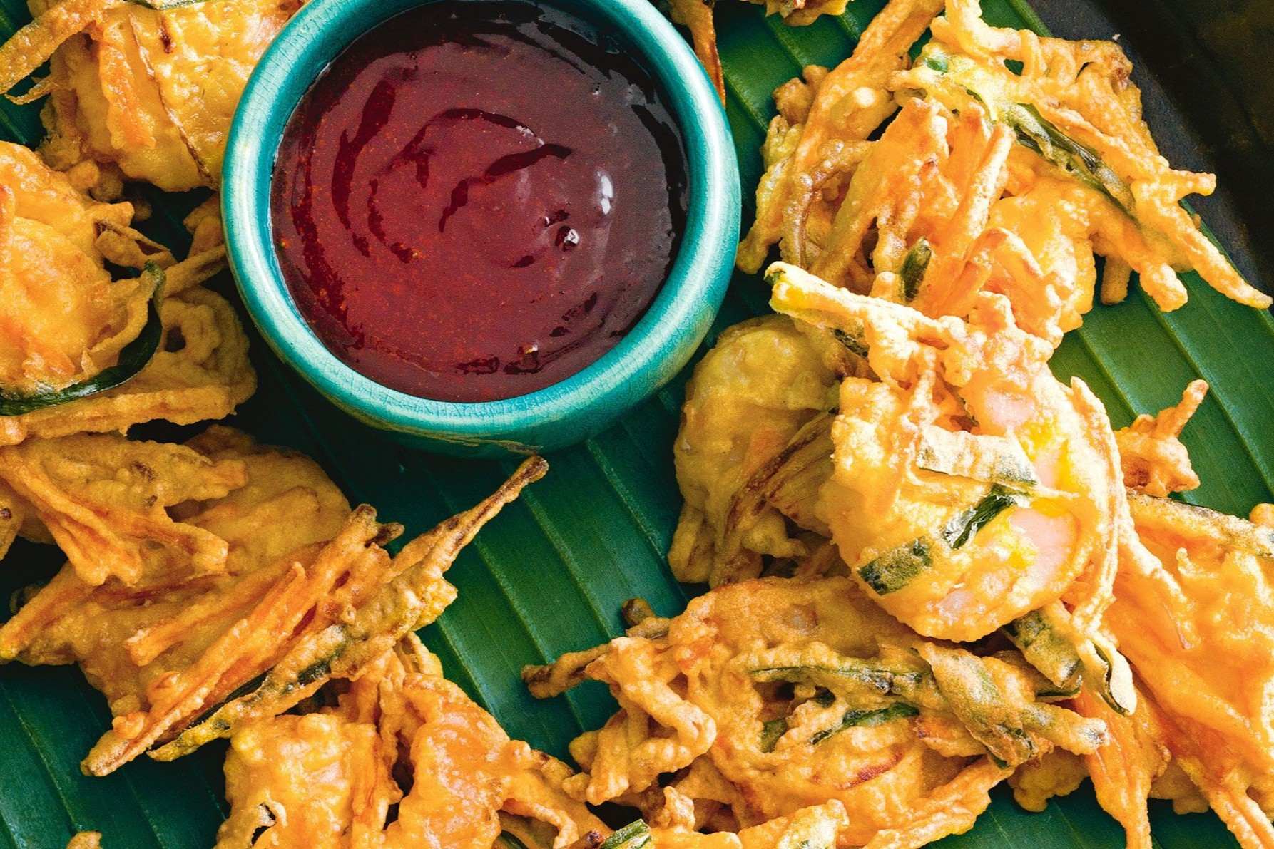 cucur-udang-with-peanut-sauce-recipe-prawn-fritters