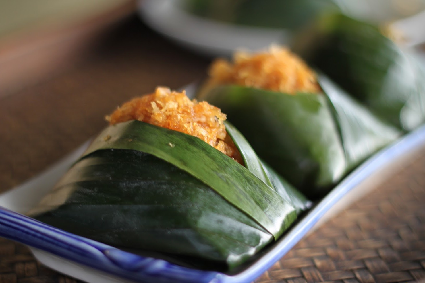 pulut-inti-recipe-glutinous-rice-with-sweet-coconut-topping